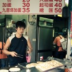 永康街で食べたいおやつ「天津葱抓餅」のネギクレープ